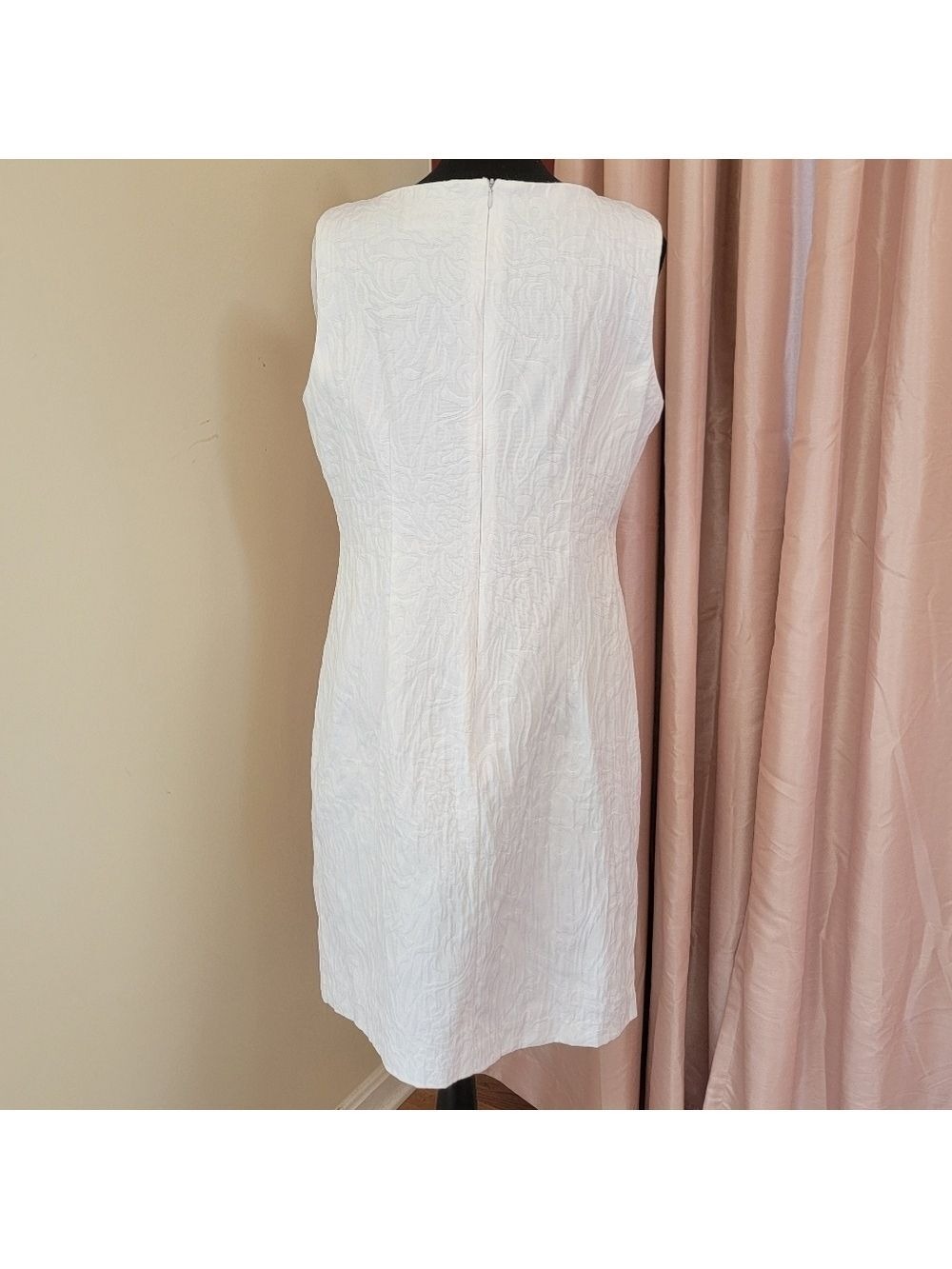 Studio I White Sleeveless Sheath Dress with Beading Size 14 EUC - Picture 2 of 12